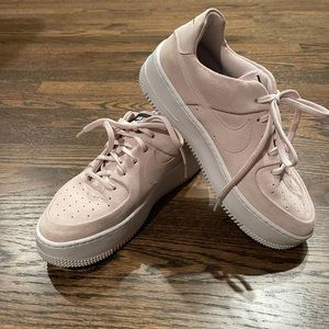 Women’s Platform Air Force 1’s